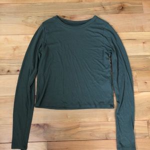 Hollister Co. Long Sleeve Cropped Tee